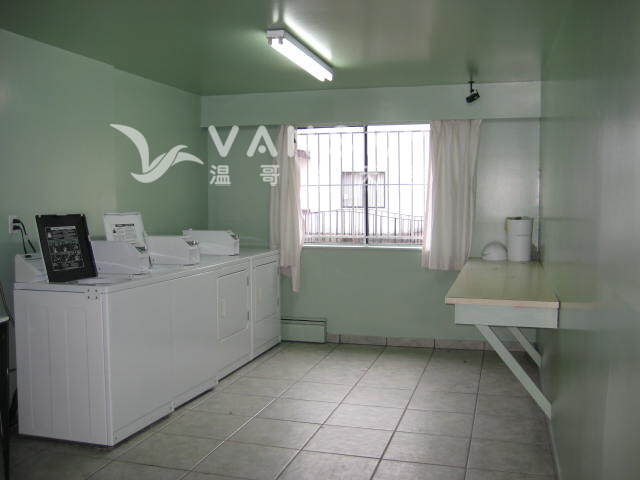 231126000041_1br Laundry.JPG